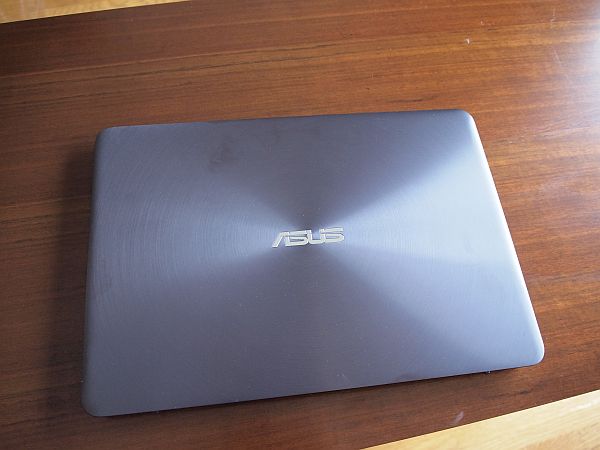 ASUS「ZENBOOK UX303UA」の簡易レビュー